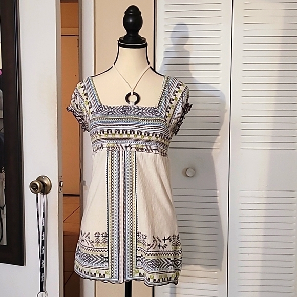 Almost Famous Brand Size L Woman's colorful tie top - Picture 1 of 5